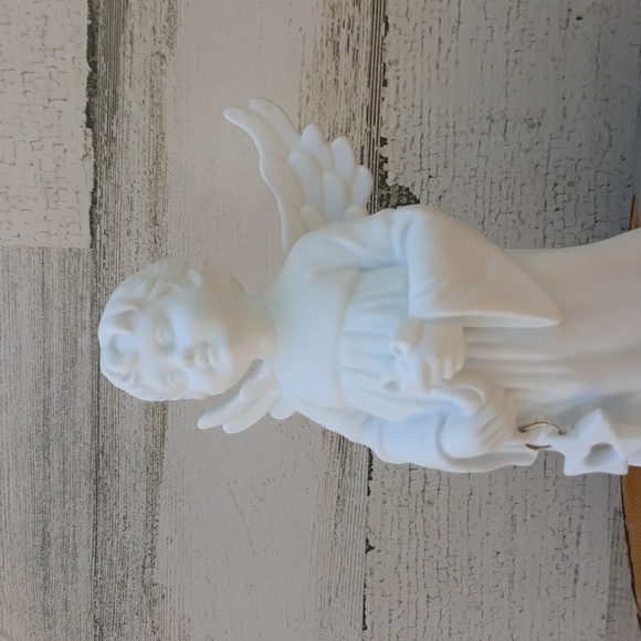 DEPARTMENT 56 PORCELAIN ANGEL FIGURINE - Picture 3 of 9